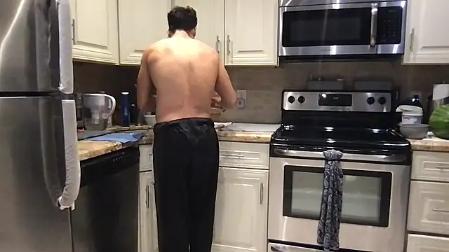 Snapshot of BigGuyMuscle chatting on 01-09-26, 07:37 BigGuyMuscle online show from 01-09-26, 07:37