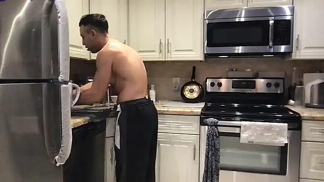 Snapshot of BigGuyMuscle chatting on 01-31-26, 08:51 BigGuyMuscle online show from 01-31-26, 08:51