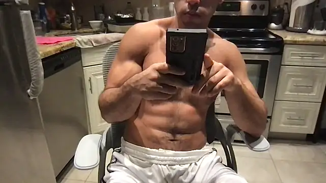 Snapshot of BigGuyMuscle chatting on 02-18-26, 07:04 BigGuyMuscle online show from 02-18-26, 07:04