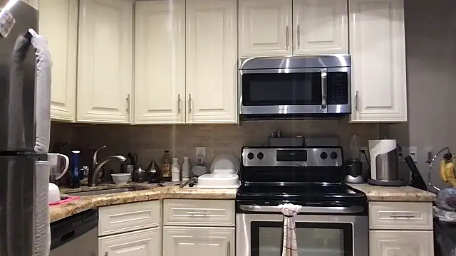 Snapshot of BigGuyMuscle chatting on 02-18-26, 07:54 BigGuyMuscle online show from 02-18-26, 07:54