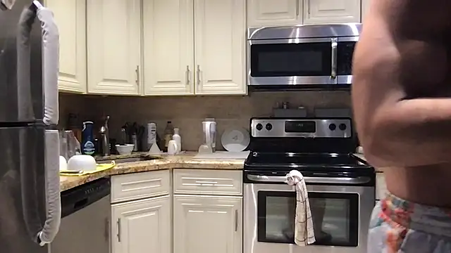 Snapshot of BigGuyMuscle chatting on 02-24-26, 07:56 BigGuyMuscle online show from 02-24-26, 07:56