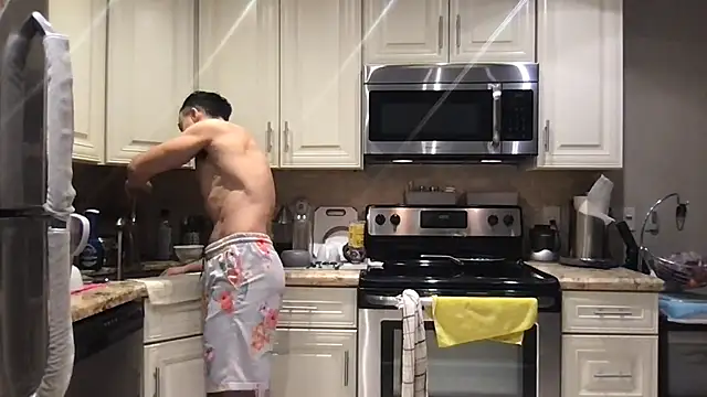 Snapshot of BigGuyMuscle chatting on 02-27-26, 02:22 BigGuyMuscle online show from 02-27-26, 02:22