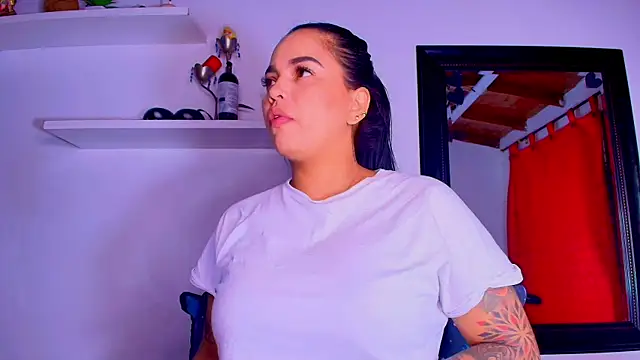 Snapshot of alexaa_walker chatting on 02-19-25, 12:00 alexaa walker online show from 02-19-25, 12:00