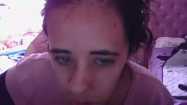 Snapshot of annarose19 chatting on 02-21-25, 04:16 annarose19 online show from 02-21-25, 04:16