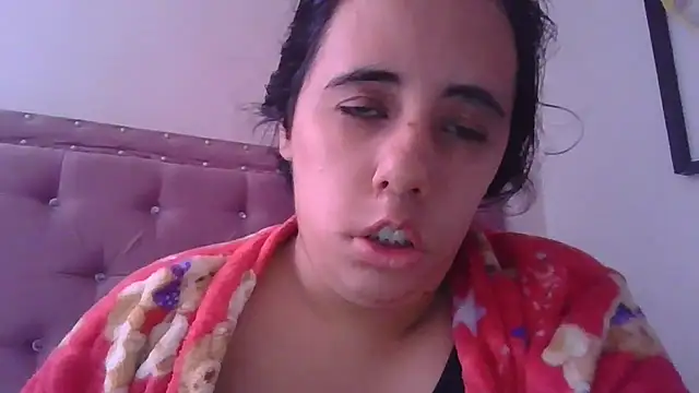 Snapshot of annarose19 chatting on 10-23-25, 06:06 annarose19 online show from 10-23-25, 06:06