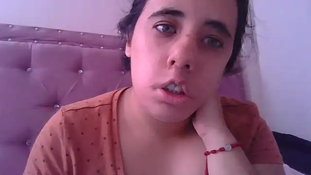 Snapshot of annarose19 chatting on 11-05-25, 05:35 annarose19 online show from 11-05-25, 05:35