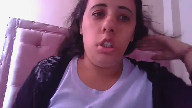 Snapshot of annarose19 chatting on 11-11-25, 07:47 annarose19 online show from 11-11-25, 07:47