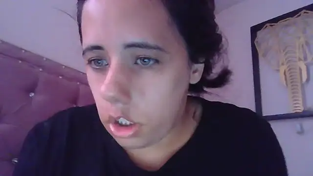 Snapshot of annarose19 chatting on 11-20-25, 04:18 annarose19 online show from 11-20-25, 04:18