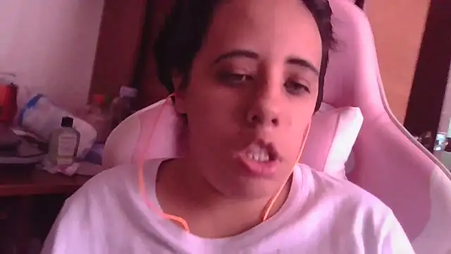 Snapshot of annarose19 chatting on 11-22-25, 05:56 annarose19 online show from 11-22-25, 05:56