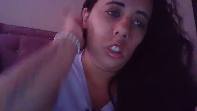 Snapshot of annarose19 chatting on 01-06-26, 08:23 annarose19 online show from 01-06-26, 08:23