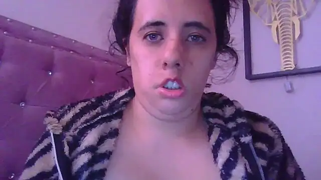 Snapshot of annarose19 chatting on 01-17-26, 07:39 annarose19 online show from 01-17-26, 07:39