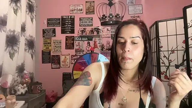 Snapshot of latinacubana chatting on 02-27-25, 08:28 latinacubana online show from 02-27-25, 08:28