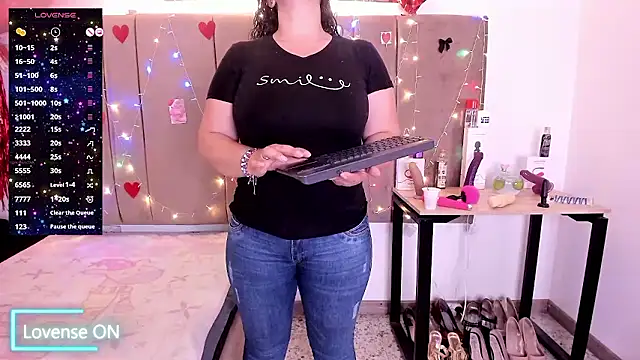 Snapshot of Zaly_mature chatting on 01-07-26, 10:12 Zaly mature online show from 01-07-26, 10:12