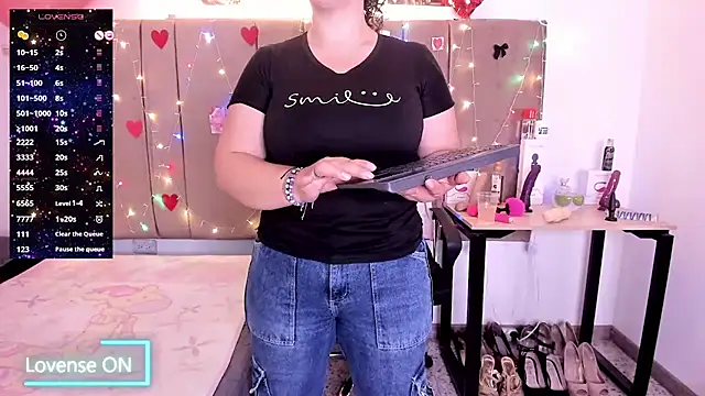 Snapshot of Zaly_mature chatting on 01-09-26, 01:19 Zaly mature online show from 01-09-26, 01:19