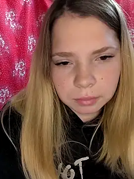 Zuli Kiska online show from 10-20-25, 11:10