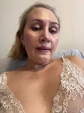 YourBlondee online show from 12-10-24, 05:39