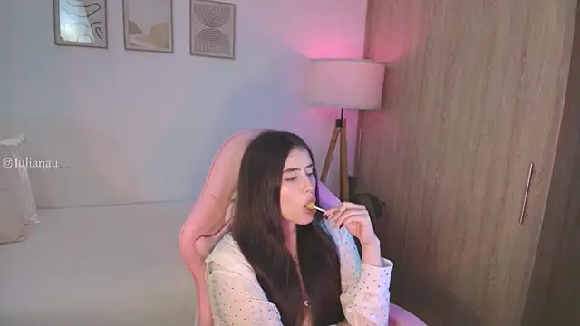 iriswest  online show from 09-20-25, 11:06