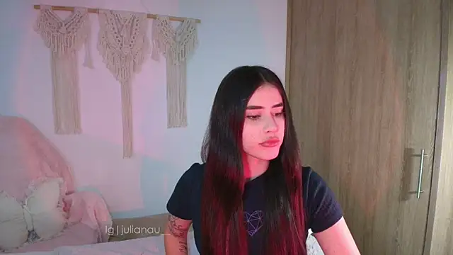 Snapshot of iriswest_ chatting on 05-29-26, 03:59 iriswest online show from 05-29-26, 03:59