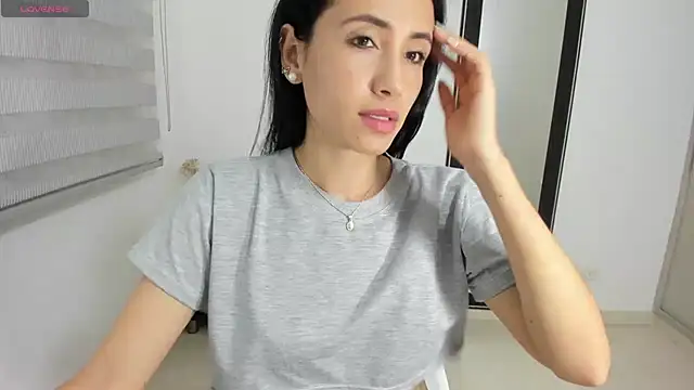  arianna hot22 online show from 11-06-25, 01:06