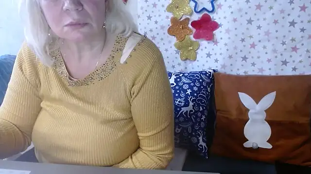 QueenLana online show from 12-15-25, 11:25