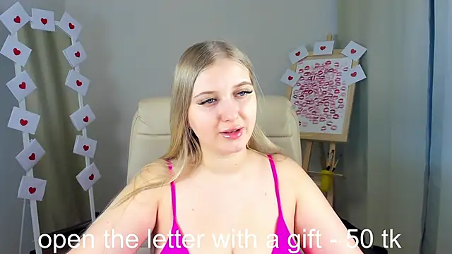 Snapshot of Adr1ana_ chatting on 02-08-25, 05:18 Adr1ana online show from 02-08-25, 05:18