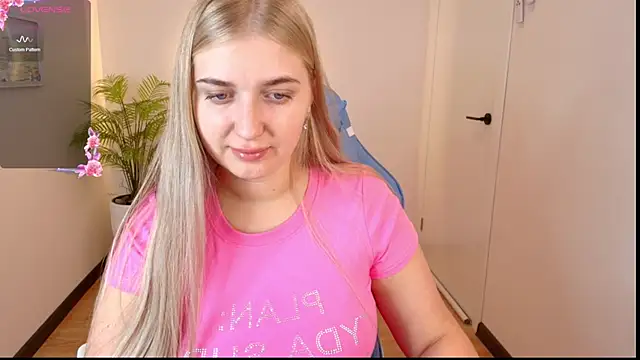 Snapshot of Adr1ana_ chatting on 09-19-25, 02:35 Adr1ana online show from 09-19-25, 02:35