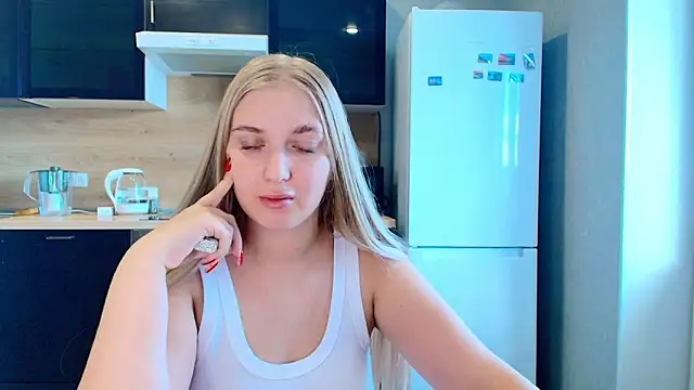 Snapshot of Adr1ana_ chatting on 09-28-25, 10:20 Adr1ana online show from 09-28-25, 10:20