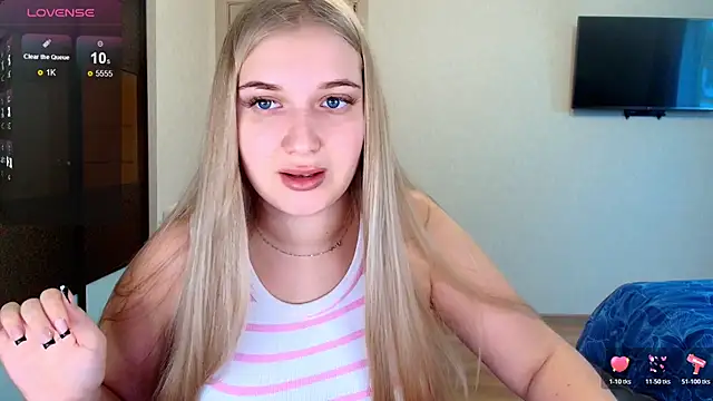 Snapshot of Adr1ana_ chatting on 11-05-25, 08:25 Adr1ana online show from 11-05-25, 08:25