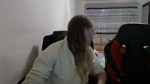 PeterAndJen online show from 11-06-25, 07:26