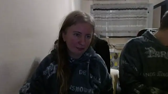 PeterAndJen online show from 02-11-26, 08:36