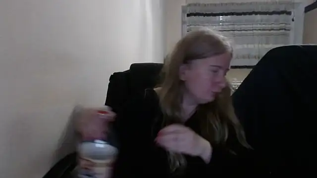 PeterAndJen online show from 04-03-26, 05:44