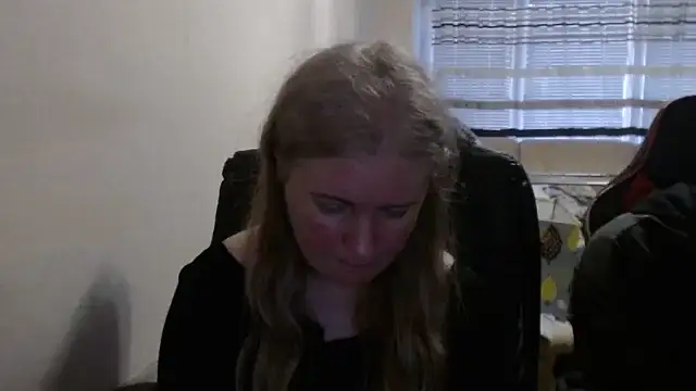 PeterAndJen online show from 04-04-26, 05:54