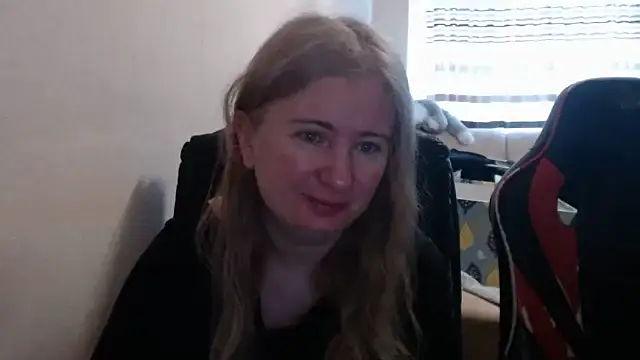 PeterAndJen online show from 04-06-26, 05:41