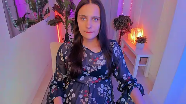 Snapshot of Orfeya chatting on 12-17-24, 04:21 Orfeya online show from 12-17-24, 04:21