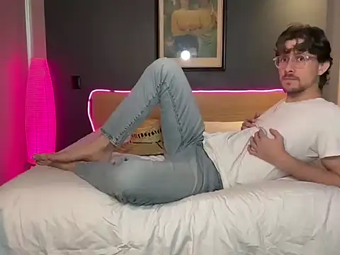 Snapshot of mcklister_kinky_feets chatting on 02-16-26, 09:33 mcklister kinky feets online show from 02-16-26, 09:33