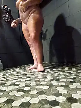 Snapshot of Kinkybeauty_freakybeast chatting on 10-10-25, 08:46 Kinkybeauty freakybeast online show from 10-10-25, 08:46