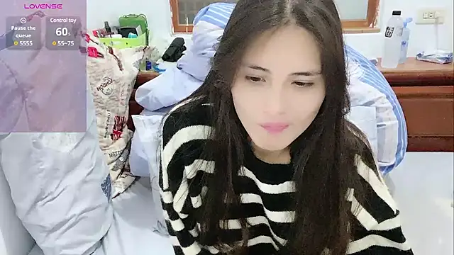 Snapshot of coco0318 chatting on 12-26-24, 03:42 coco0318 online show from 12-26-24, 03:42