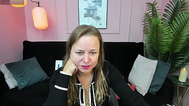 Snapshot of GabrielGold chatting on 09-18-25, 08:11 GabrielGold online show from 09-18-25, 08:11