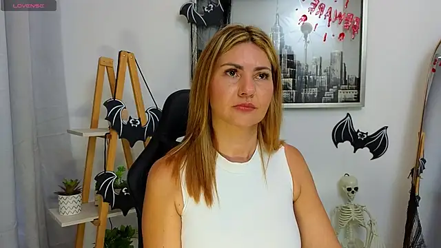 bella  adams online show from 10-22-25, 03:12