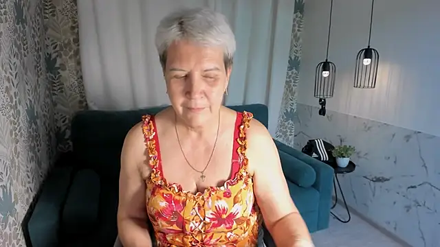 Snapshot of KathySunn chatting on 05-04-26, 01:29 KathySunn online show from 05-04-26, 01:29