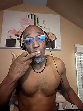 Snapshot of Lonelynudist59 chatting on 10-16-25, 04:30 Lonelynudist59 online show from 10-16-25, 04:30