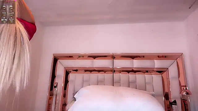 Snapshot of im_yours_01 chatting on 01-26-25, 03:38 im yours 01 online show from 01-26-25, 03:38