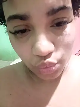 Snapshot of Hilarybunnyy chatting on 09-30-25, 02:16 Hilarybunnyy online show from 09-30-25, 02:16