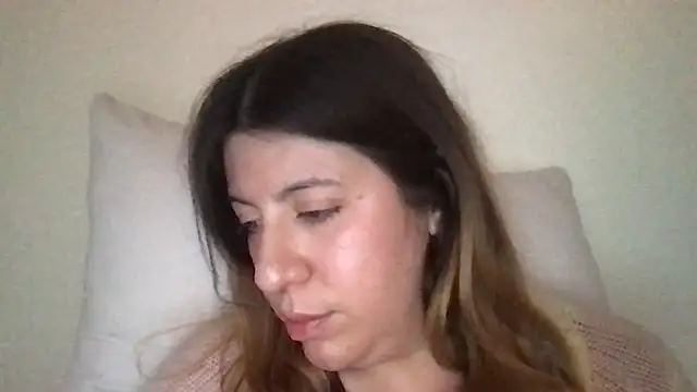 Snapshot of HYPHYtype chatting on 01-24-25, 01:13 HYPHYtype online show from 01-24-25, 01:13