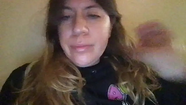 Snapshot of HYPHYtype chatting on 02-01-25, 04:14 HYPHYtype online show from 02-01-25, 04:14