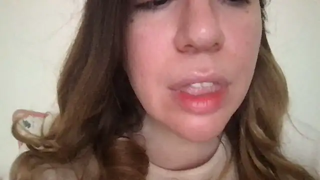 Snapshot of HYPHYtype chatting on 02-11-25, 10:39 HYPHYtype online show from 02-11-25, 10:39