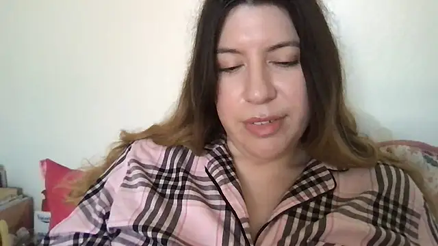 Snapshot of HYPHYtype chatting on 02-21-25, 10:59 HYPHYtype online show from 02-21-25, 10:59