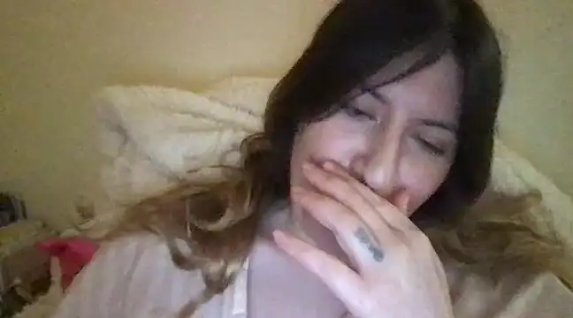 Snapshot of HYPHYtype chatting on 02-24-25, 04:38 HYPHYtype online show from 02-24-25, 04:38