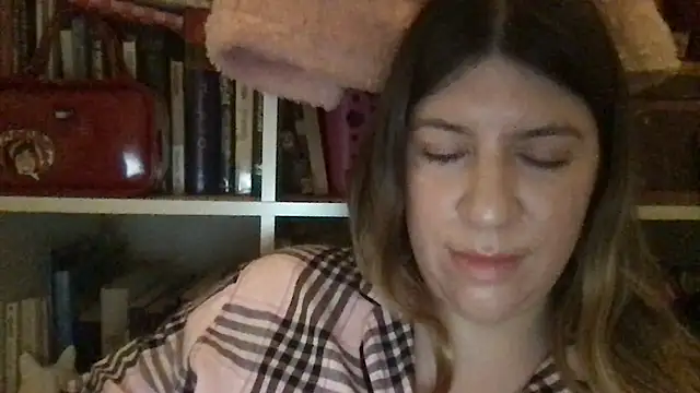 Snapshot of HYPHYtype chatting on 03-12-25, 07:46 HYPHYtype online show from 03-12-25, 07:46