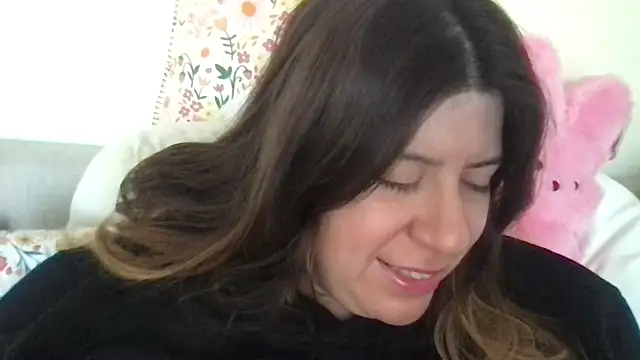 Snapshot of HYPHYtype chatting on 09-20-25, 05:47 HYPHYtype online show from 09-20-25, 05:47